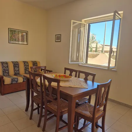 Hotel apartamentowy Le Calette Di Capo Piccolo *